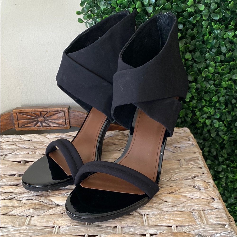 Donald J Pliner Elegant Black Women's heels
